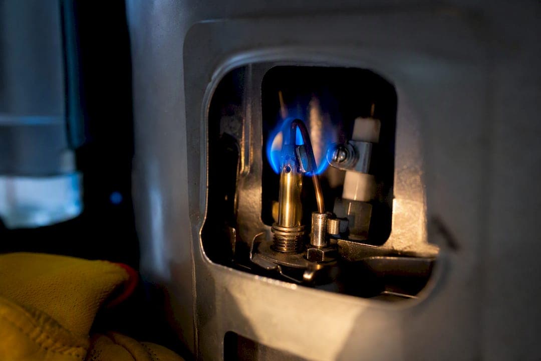 6 Safe Steps to Relight a Water Heater Pilot for MA Homeowners